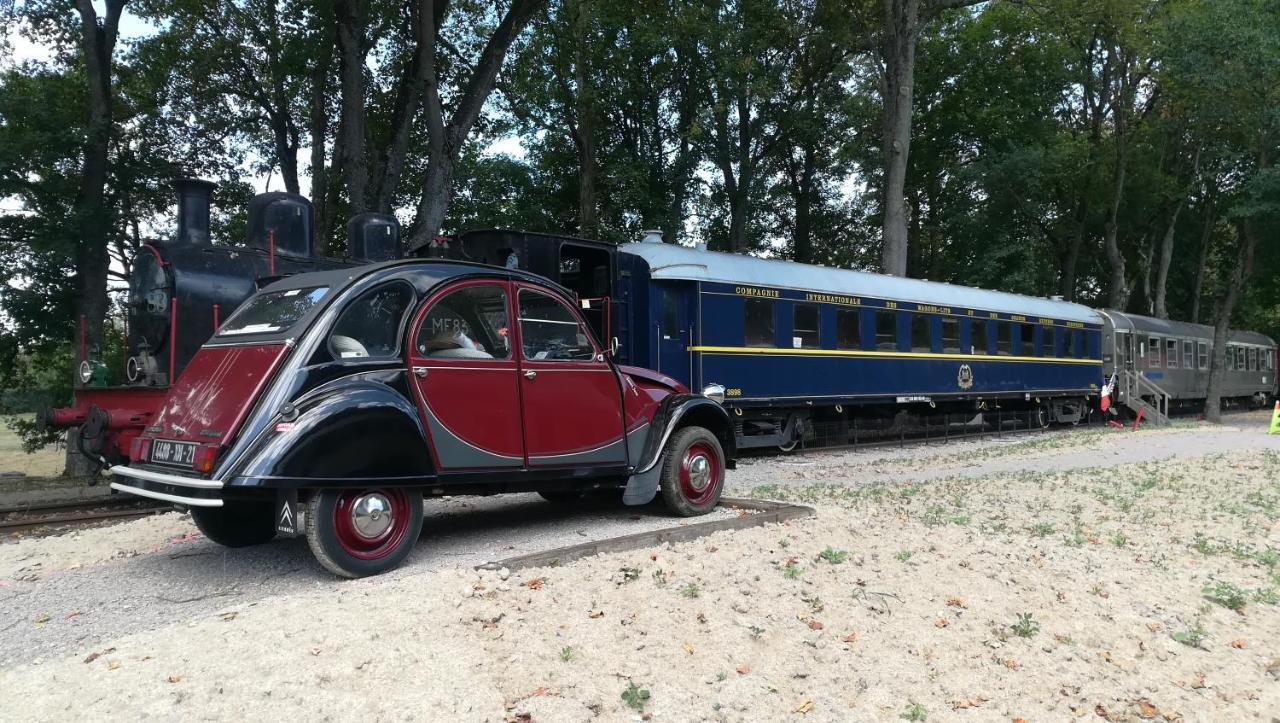 Le Train Des Reves Hotell Dracy-Saint-Loup Exteriör bild