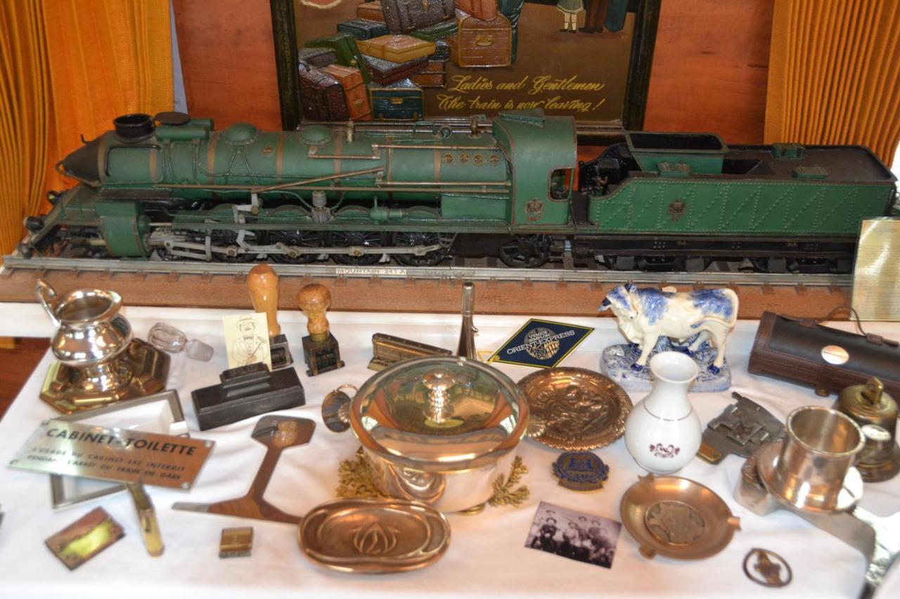 Le Train Des Reves Hotell Dracy-Saint-Loup Exteriör bild